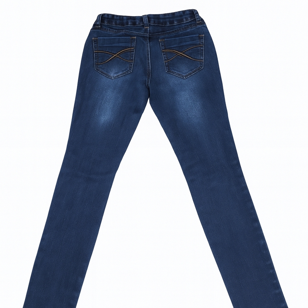 Trendy Ripped Denim Jeans - Picture 2 of 3
